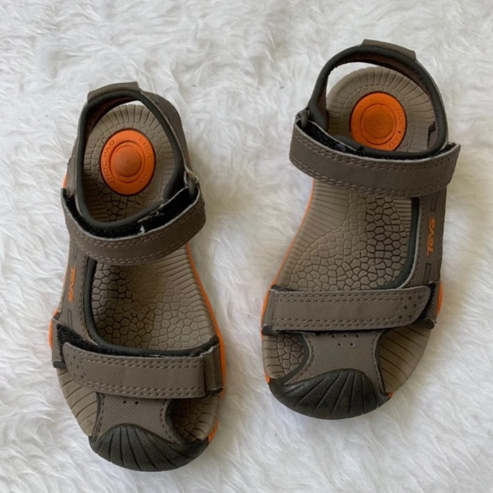 Teva BOYS Size 10